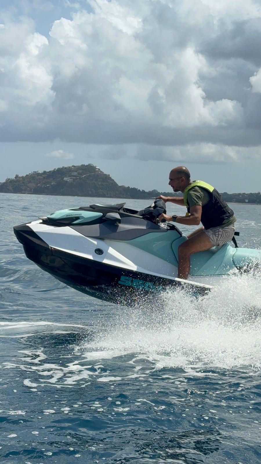 Jet ski